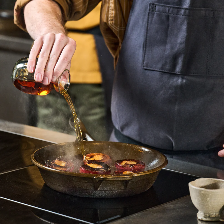 Hornbeam Cast Iron Skillet No. 10 - Image 8